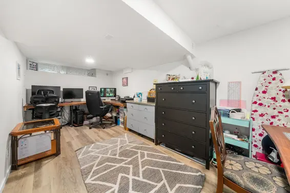 2393 Mountain Highway, North Vancouver For Sale - image 33