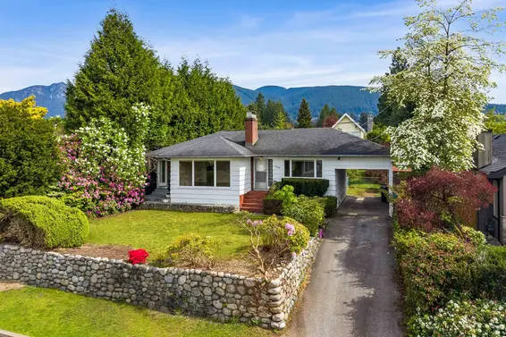 2762 Newmarket Drive, North Vancouver For Sale - image 3