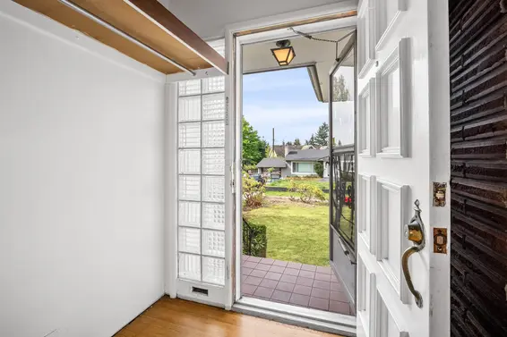 2762 Newmarket Drive, North Vancouver For Sale - image 5