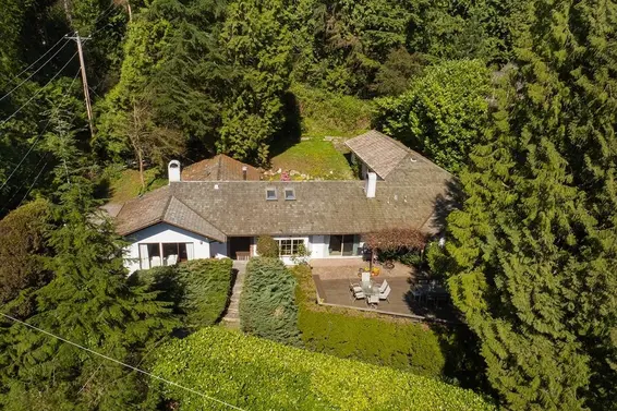 2995 Altamont Crescent, West Vancouver For Sale - image 2