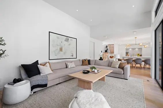 968 Belvista Crescent, North Vancouver For Sale - image 14