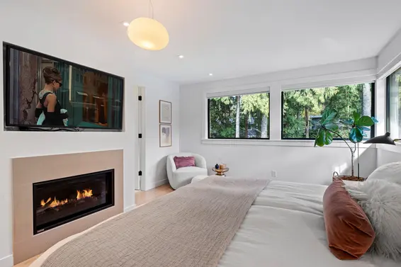 968 Belvista Crescent, North Vancouver For Sale - image 19