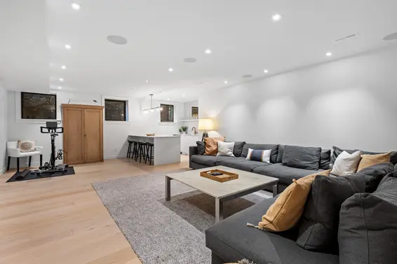 968 Belvista Crescent, North Vancouver For Sale - image 34