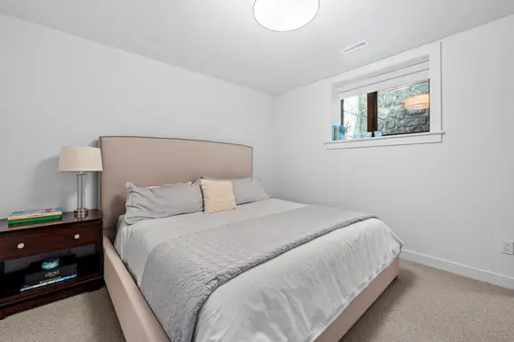 968 Belvista Crescent, North Vancouver For Sale - image 36