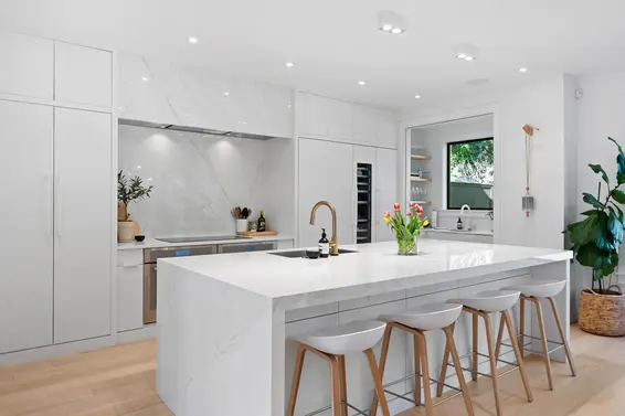 968 Belvista Crescent, North Vancouver For Sale - image 7