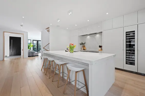 968 Belvista Crescent, North Vancouver For Sale - image 8