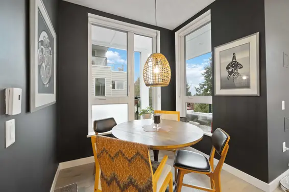 403 2137 Chesterfield Avenue, North Vancouver For Sale - image 2