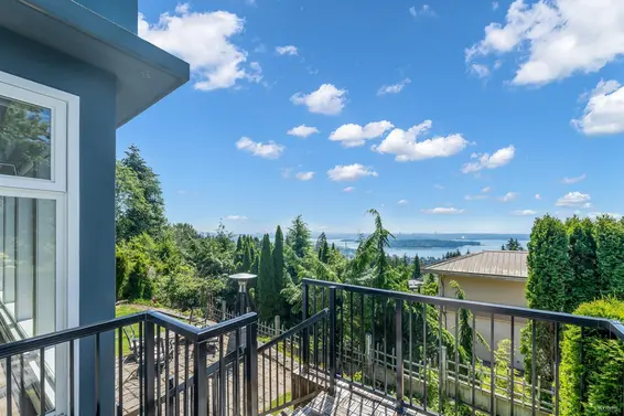 2611 Westhill Way, West Vancouver For Sale - image 37