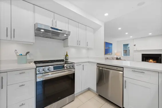 5636 Marine Drive, West Vancouver For Sale - image 11