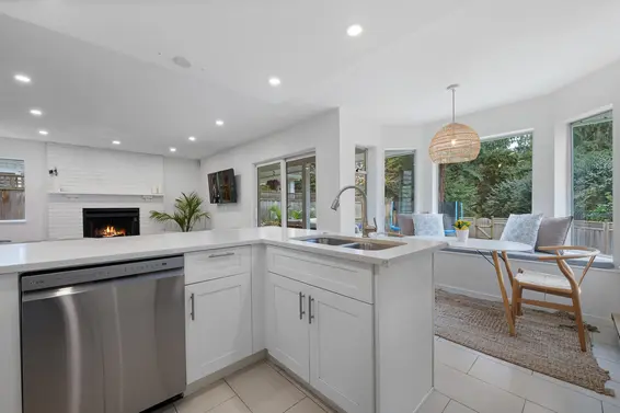 5636 Marine Drive, West Vancouver For Sale - image 12