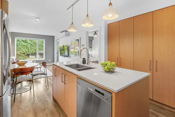 208 221 East 3rd Street, North Vancouver For Sale - image 5