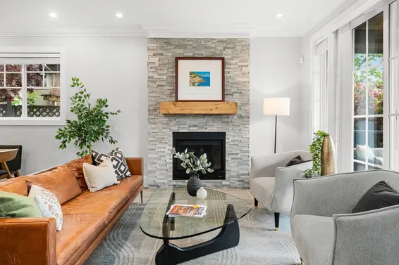 328 East 9th Street, North Vancouver For Sale - image 2