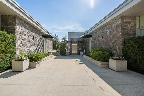 101 988 Keith Road, West Vancouver For Sale - image 2