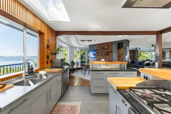 350 Bayview Place, Lions Bay For Sale - image 3