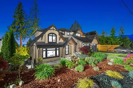 673 Sylvan Avenue, North Vancouver For Sale - image 2
