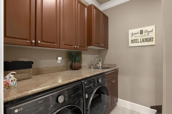 673 Sylvan Avenue, North Vancouver For Sale - image 31