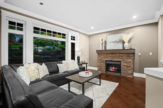 673 Sylvan Avenue, North Vancouver For Sale - image 5