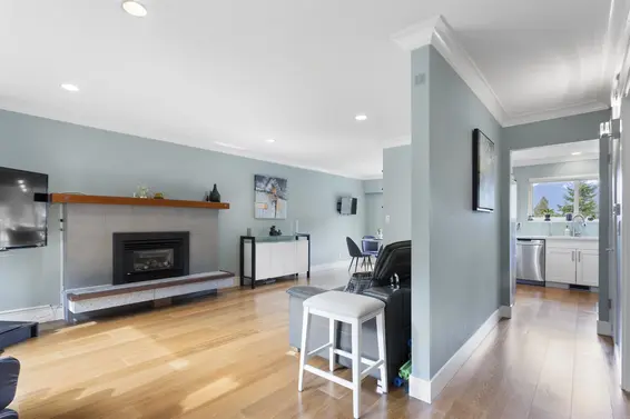 6389 Chatham Street, West Vancouver For Sale - image 5