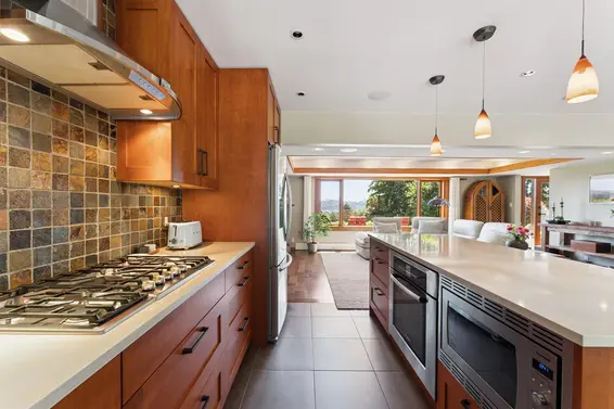 1206 Cloverley Street, North Vancouver For Sale - image 15