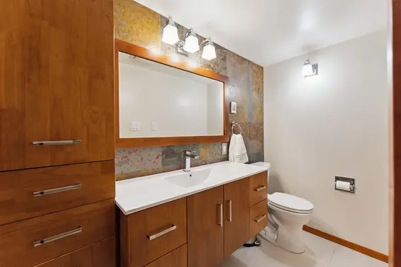 1206 Cloverley Street, North Vancouver For Sale - image 19