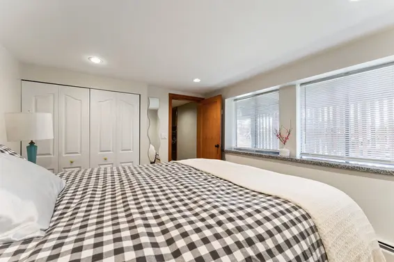 1206 Cloverley Street, North Vancouver For Sale - image 22
