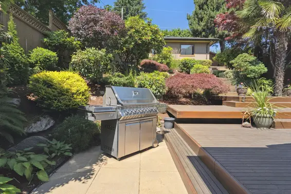 1206 Cloverley Street, North Vancouver For Sale - image 35