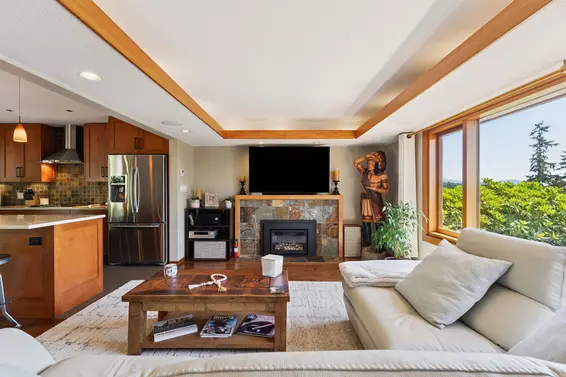 1206 Cloverley Street, North Vancouver For Sale - image 4
