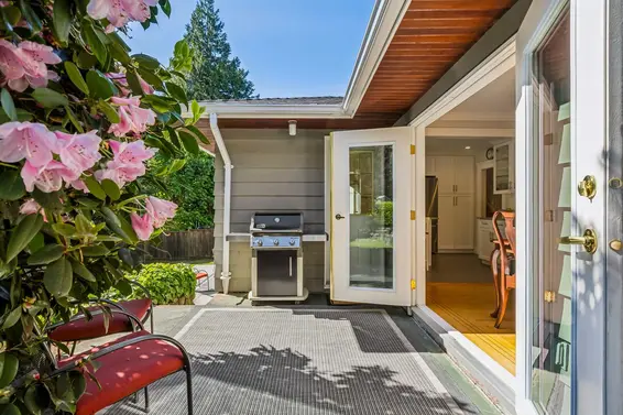 1256 Eastview Road, North Vancouver For Sale - image 11