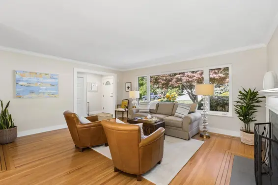 1256 Eastview Road, North Vancouver For Sale - image 9