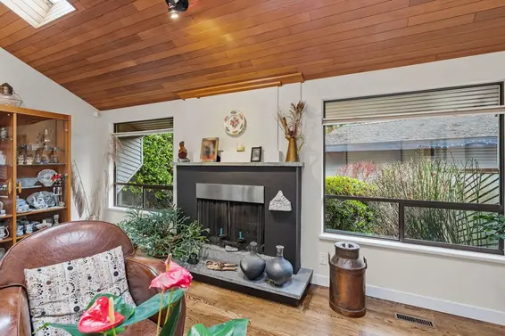 5639 White Pine Lane, North Vancouver For Sale - image 5