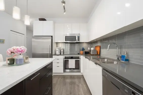 417 2665 Mountain Highway, North Vancouver For Sale - image 2