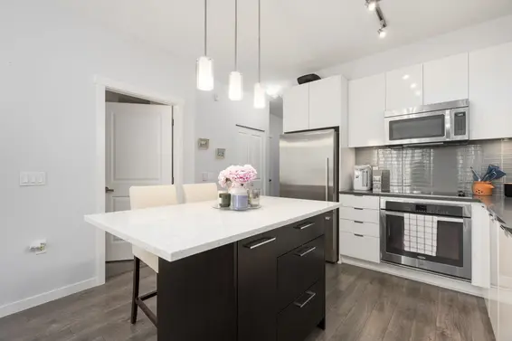 417 2665 Mountain Highway, North Vancouver For Sale - image 3