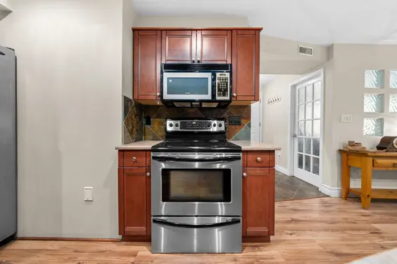 6 230 West 15th Street, North Vancouver For Sale - image 11