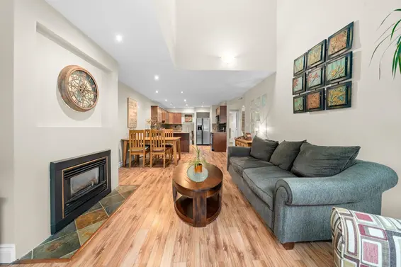 6 230 West 15th Street, North Vancouver For Sale - image 4