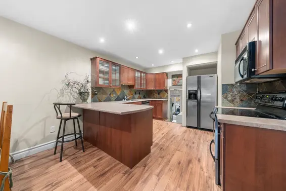 6 230 West 15th Street, North Vancouver For Sale - image 6