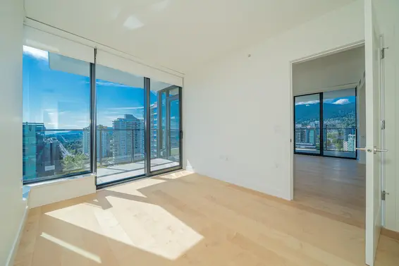 1306 135 East 13th Street, North Vancouver For Sale - image 2