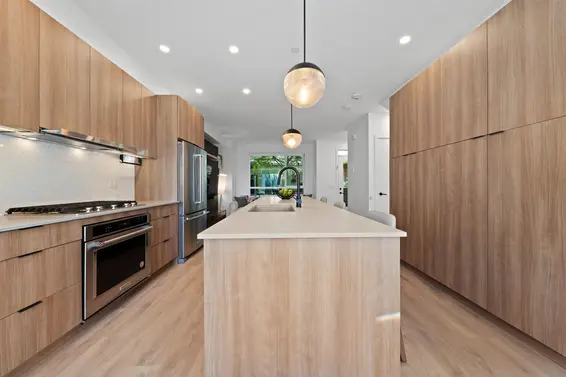 23 533 East 3rd Street, North Vancouver For Sale - image 10