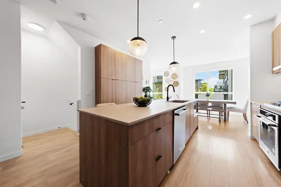 23 533 East 3rd Street, North Vancouver For Sale - image 5