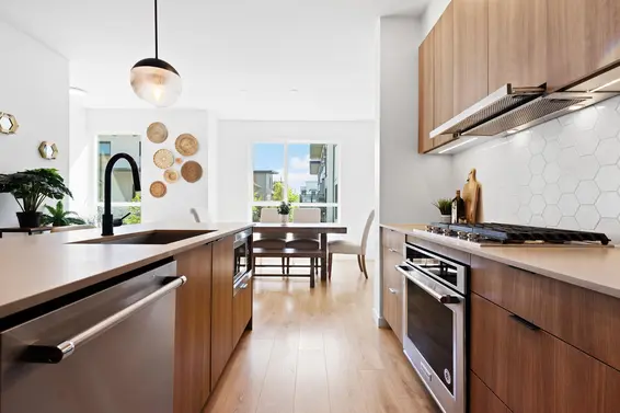 23 533 East 3rd Street, North Vancouver For Sale - image 6