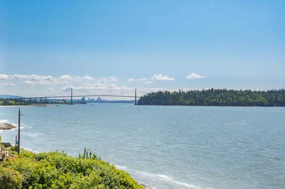 303 2108 Argyle Avenue, West Vancouver