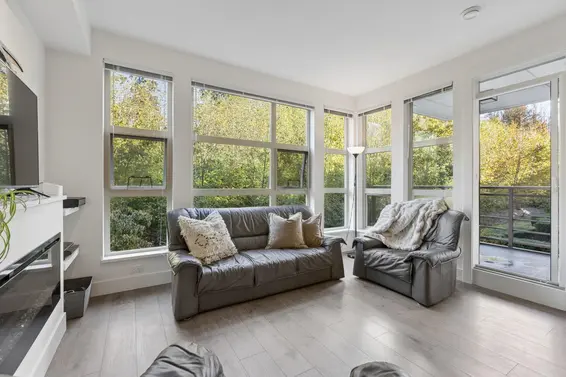 318 3602 Aldercrest Drive, North Vancouver For Sale - image 3