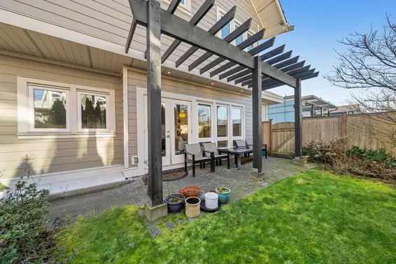 2 330 West 14th Street, North Vancouver For Sale - image 9