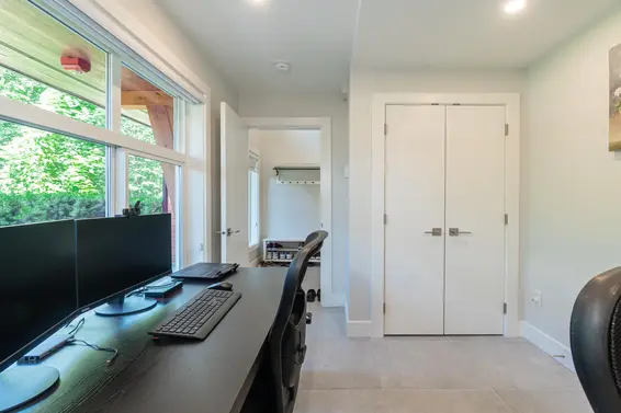 11 933 Premier Street, North Vancouver For Sale - image 11