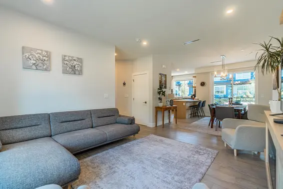 11 933 Premier Street, North Vancouver For Sale - image 13