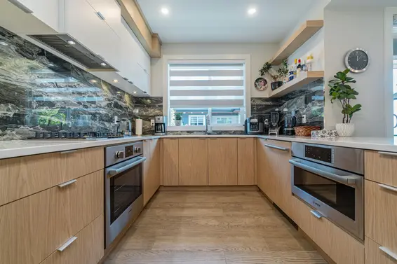 11 933 Premier Street, North Vancouver For Sale - image 19