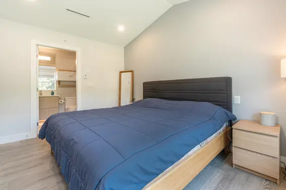11 933 Premier Street, North Vancouver For Sale - image 28