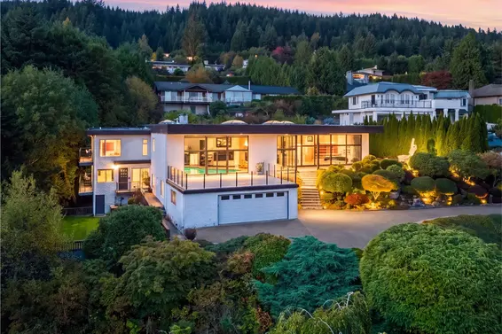 1439 Sandhurst Place, West Vancouver For Sale - image 2