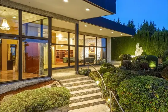 1439 Sandhurst Place, West Vancouver For Sale - image 3