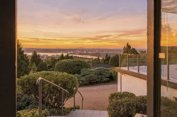 1439 Sandhurst Place, West Vancouver For Sale - image 5