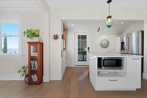 1073 Clyde Avenue, West Vancouver For Sale - image 16